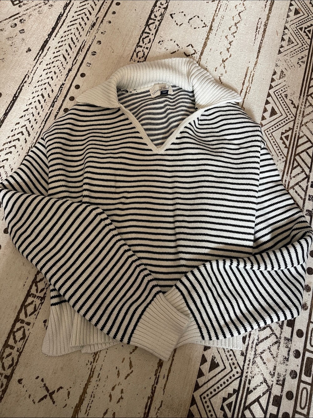 Universal Thread Black & White Striped V-Neck Collared Sweater
